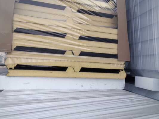 Qualität  Fire Resistance Class B1 PIR Roof Panels with Customizable Length Up To 11960 Meters and Thermal Conductivity ≤0.02W/m·K usine