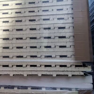 Qualität  PIR Roof Panels with Polyisocyanurate Foam Core Class B Fire Resistance, and Corrosion Resistant Properties usine