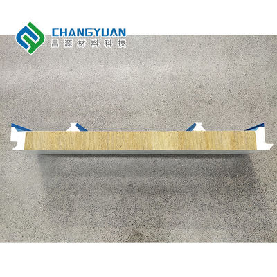 Photovoltaik-Dachplatten mit einer Breite von 1000 mm und einem PU-Felsenwolle- oder PU-Glaswolle-Kern für nachhaltige Energielösungen