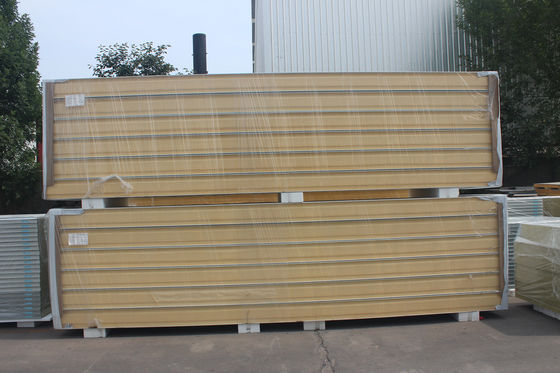 Feuerretardant PU Sandwich Isolierter Kaltraum-Panel zur Anpassung an die Kaltlageranlage