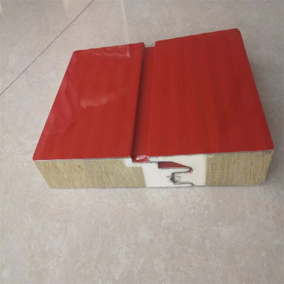 Wasserdichte und alterungsbeständige Sandwichwandplatten aus Polyurethan