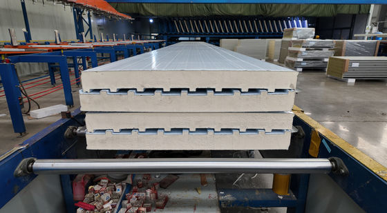Anpasste wetterdichte PU-Sandwich-Dachplatten