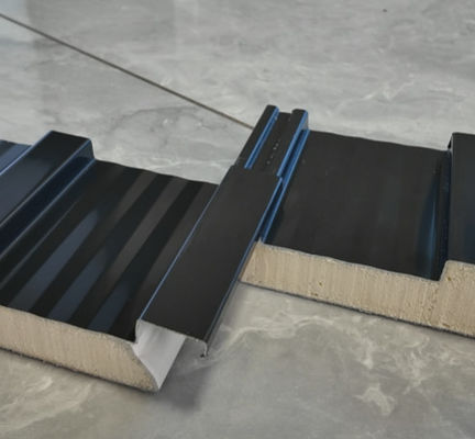 Wasserdichte 1000 mm breite isolierte Polyurethan-Sandwichplatten für Dachplatten