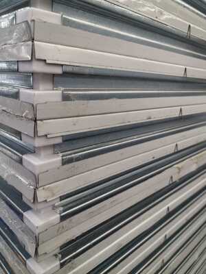 Feuer- und wasserdichtes Sandwichpaneel für Reinräume mit anpassbarer Dicke für Umgebungen mit hoher Sauberkeit