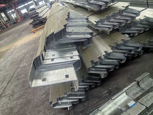 Hot Dip Galvanized Metal Building Purlin mit C/Z-Form für eine dauerhafte Strukturunterstützung in Stahltyp 195/235/355