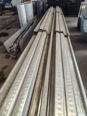 High Corrosion Resistance Corrugated Metal Decking with Customizable Length Up To 12 Meters and Load Capacity Up To 500 Kg/m²